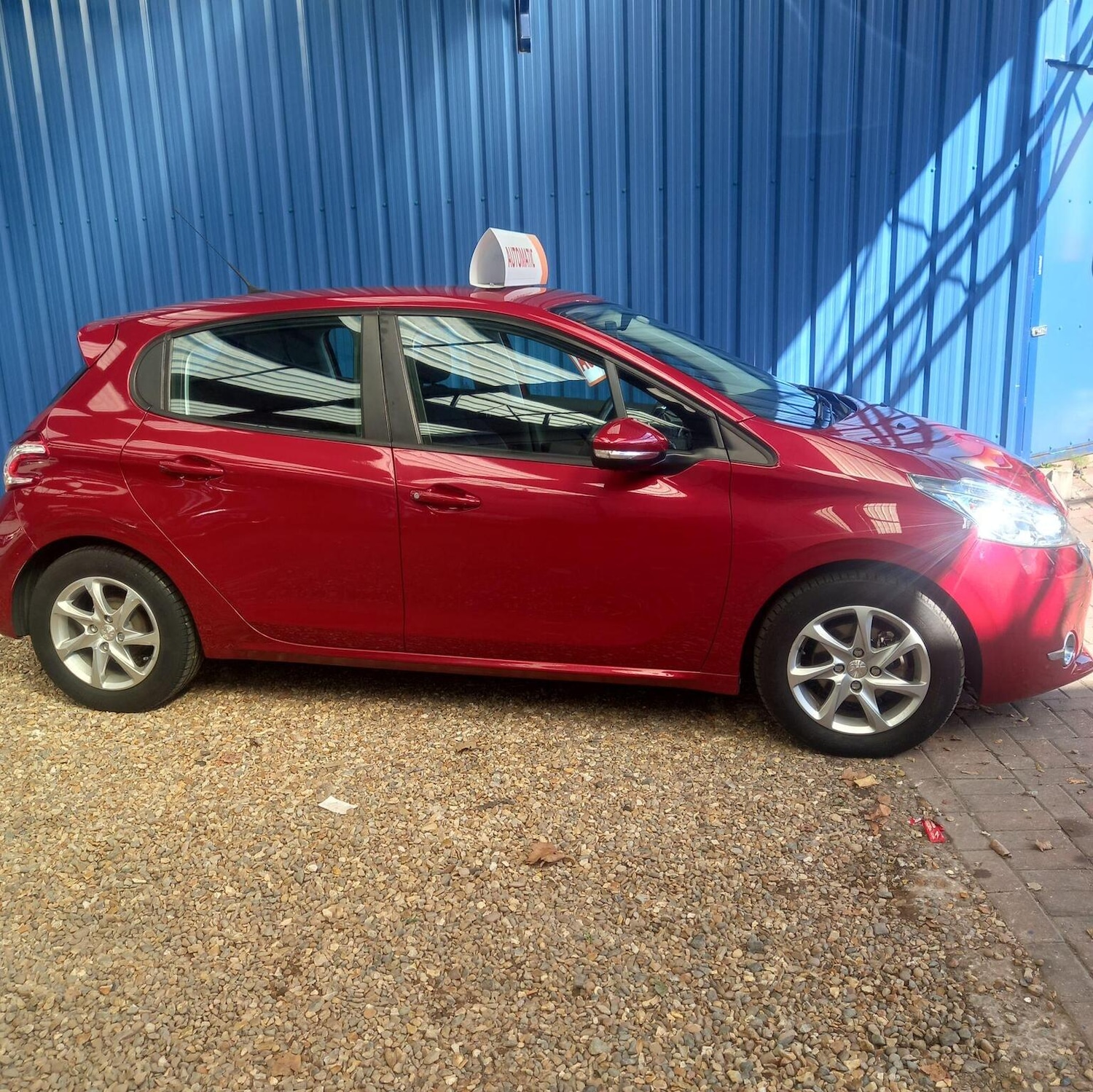 Used Peugeot 208 2013 for sale - 77289036: Photo 3