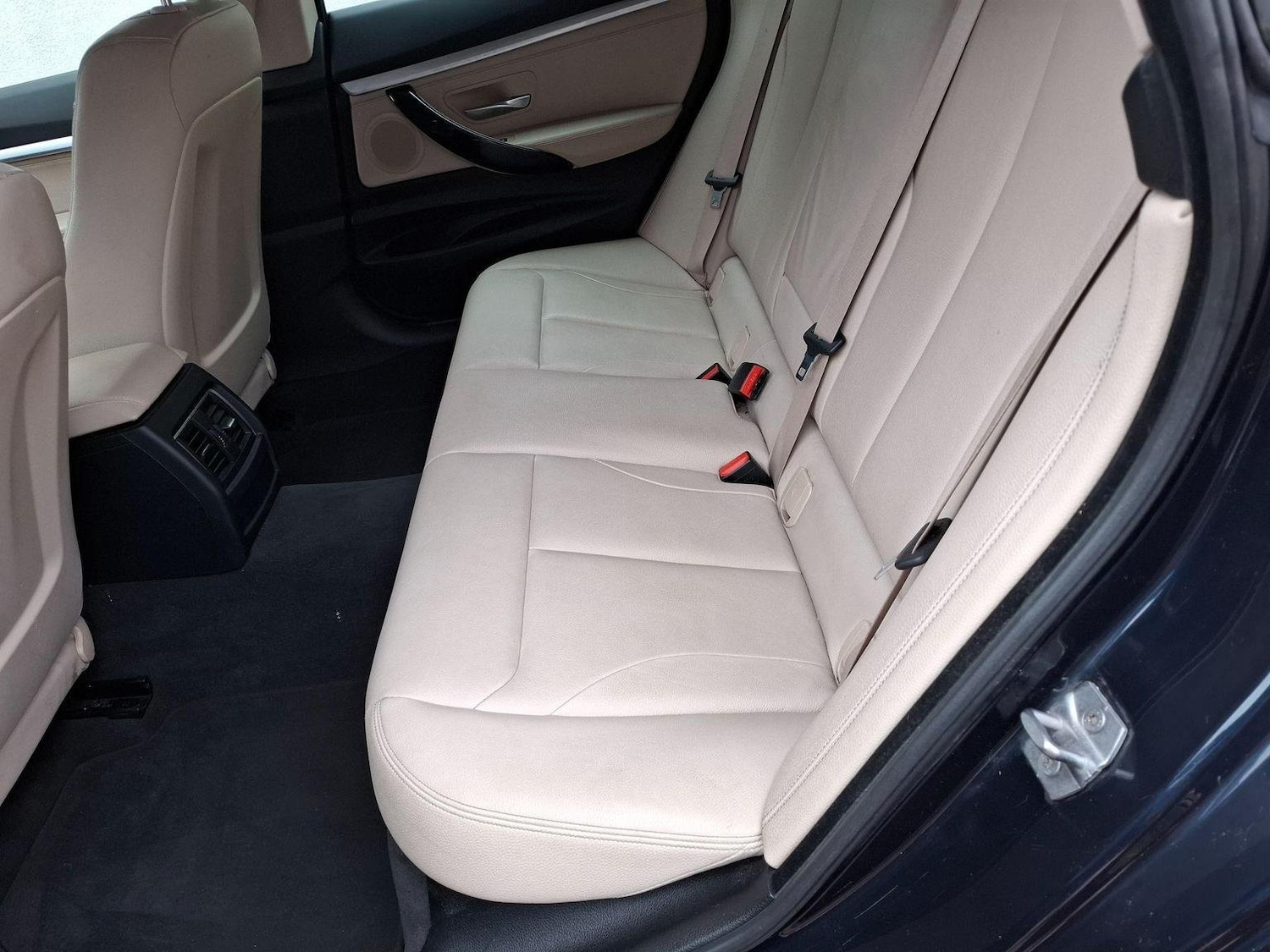 Used BMW 3 Series 2016 for sale - 77289105: Photo 11