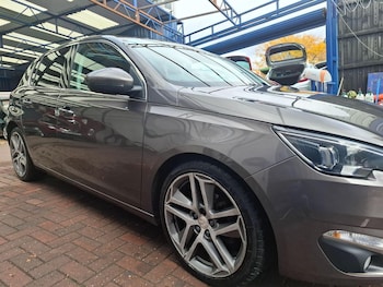 Used Peugeot 308 2014 for sale - 77289056: Photo