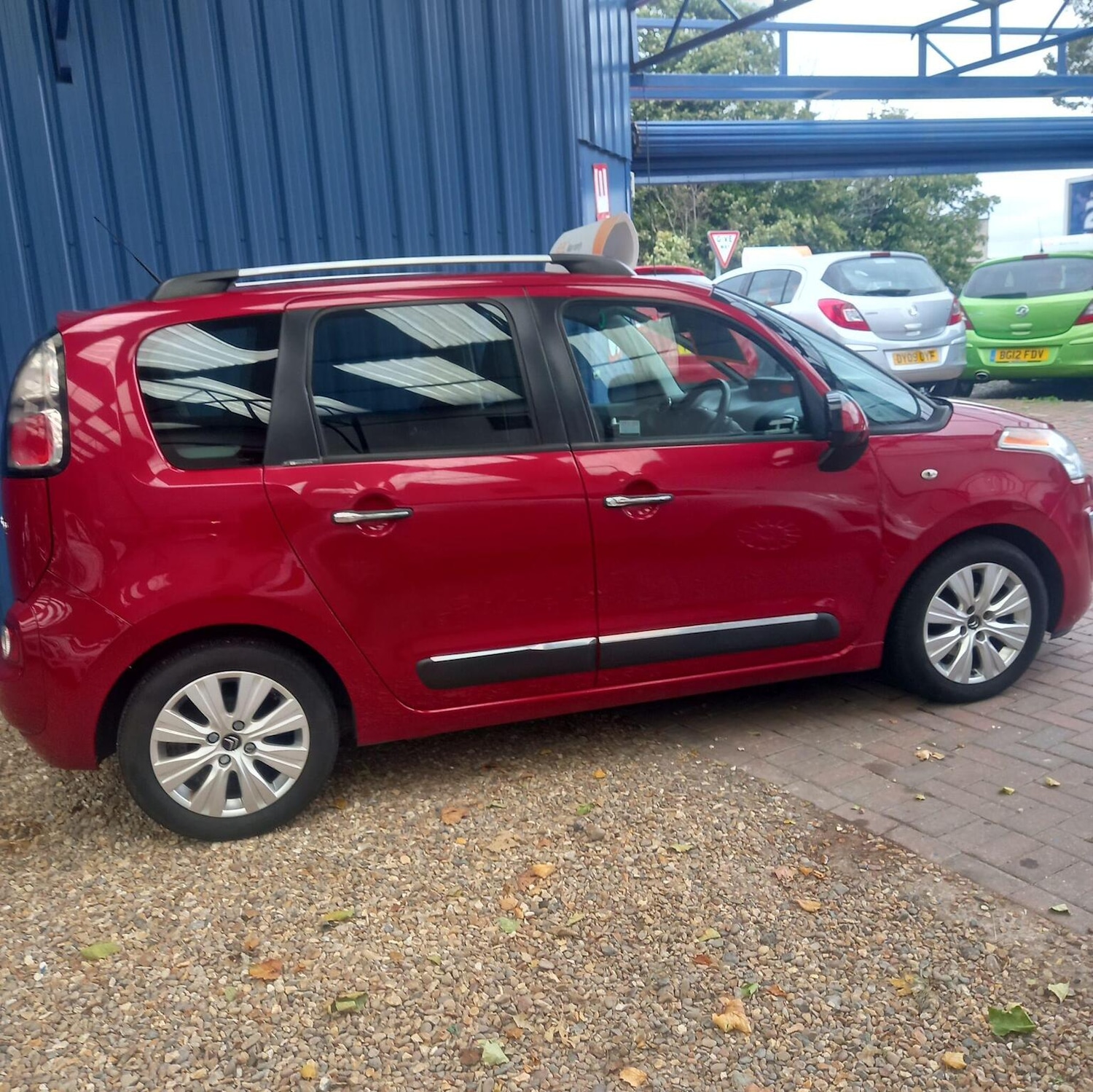 Used Citroen C3 Picasso 2013 for sale - 77289027: Photo 4