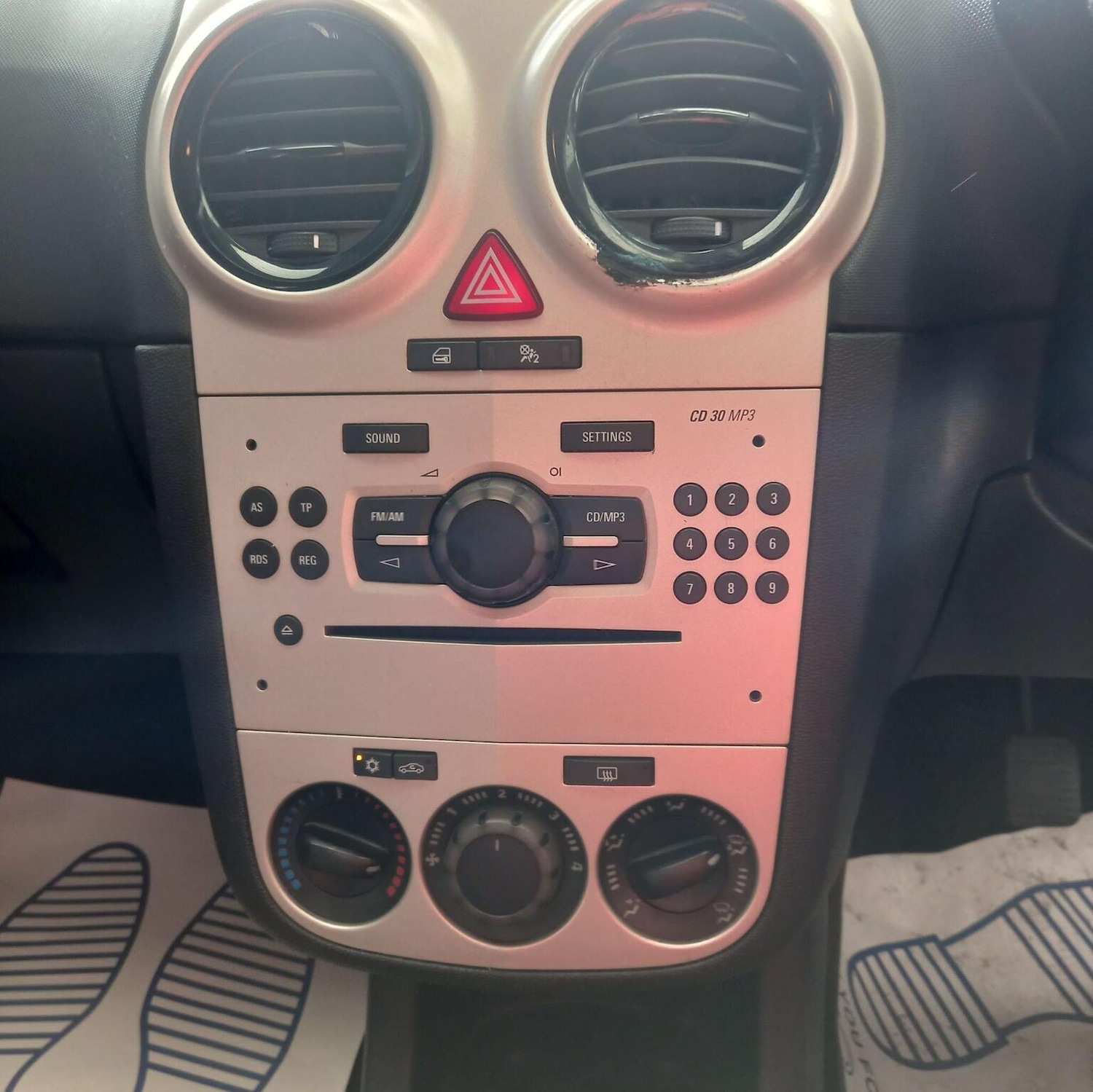 Used Vauxhall Corsa 2009 for sale - 77289055: Photo 14