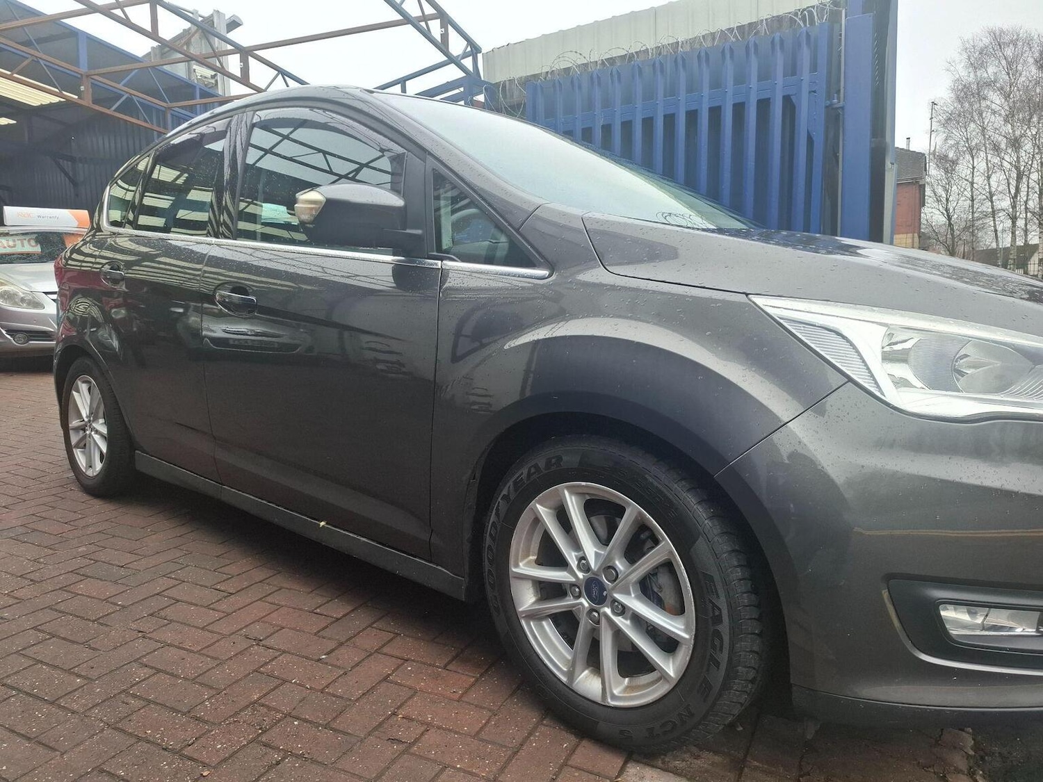 Used Ford C-Max 2015 for sale - 77398342: Photo 2