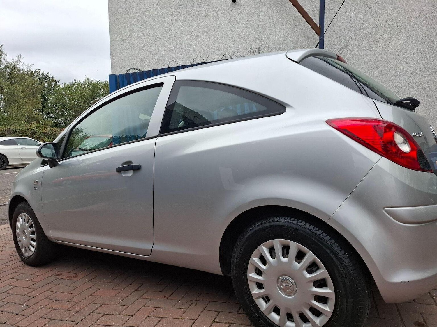 Used Vauxhall Corsa 2013 for sale - 77289032: Photo 3