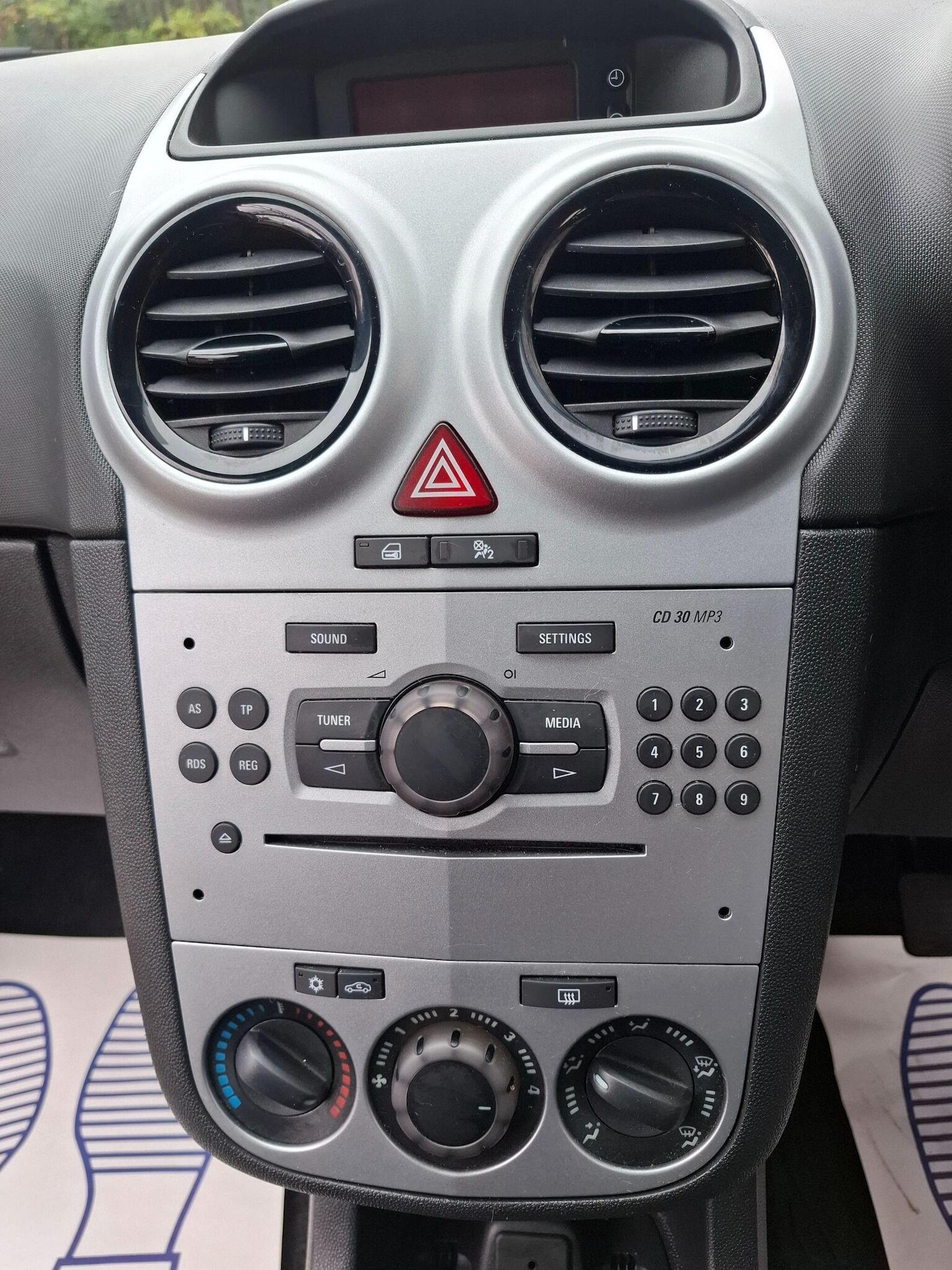 Used Vauxhall Corsa 2013 for sale - 77289032: Photo 7