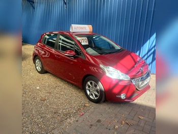 Used Peugeot 208 2013 for sale - 78155443: Photo