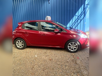 Used Peugeot 208 2013 for sale - 78155443: Photo