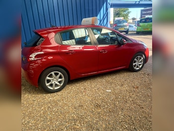 Used Peugeot 208 2013 for sale - 78155443: Photo
