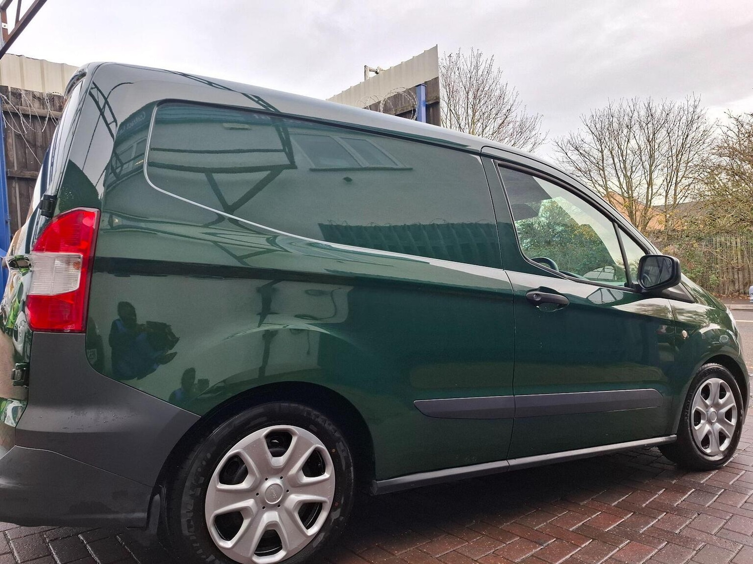 Used Ford Transit Courier 2017 for sale - 77289026: Photo 2
