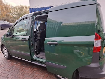 Used Ford Transit Courier 2017 for sale - 77289026: Photo