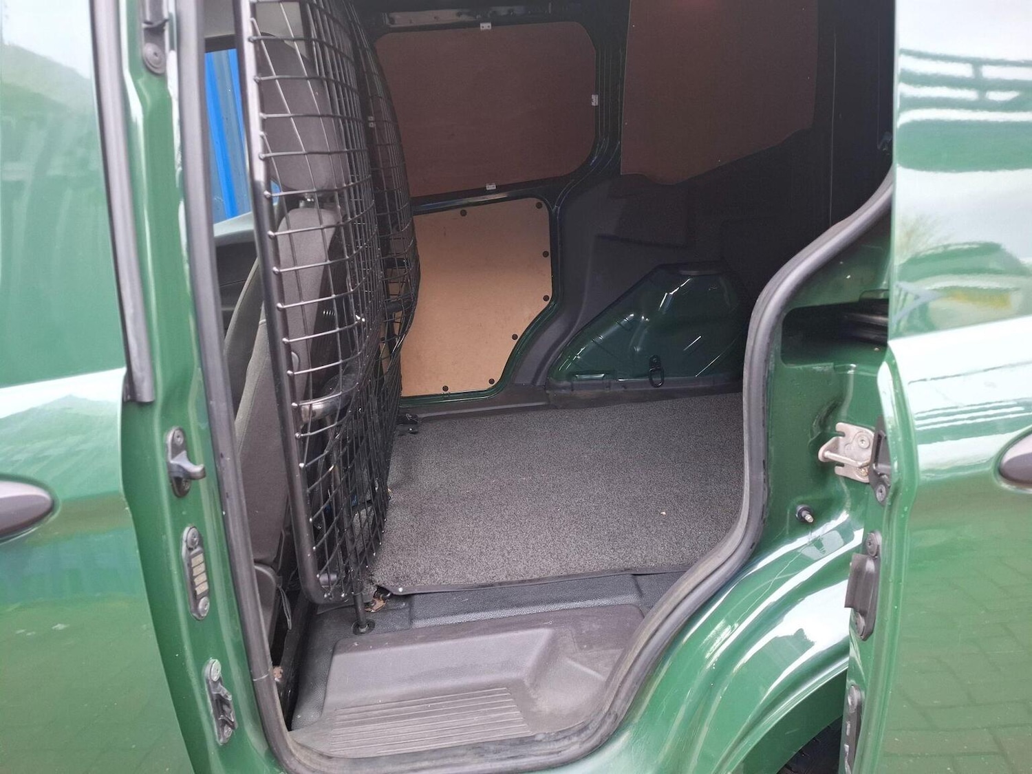 Used Ford Transit Courier 2017 for sale - 77289026: Photo 8