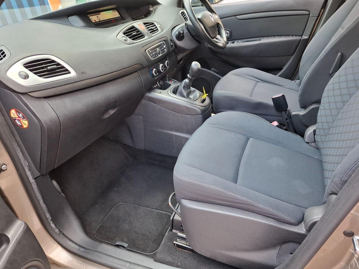 Used Renault Scenic 2010 for sale - 77289151: Photo 14