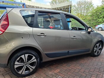 Used Renault Scenic 2010 for sale - 77289151: Photo