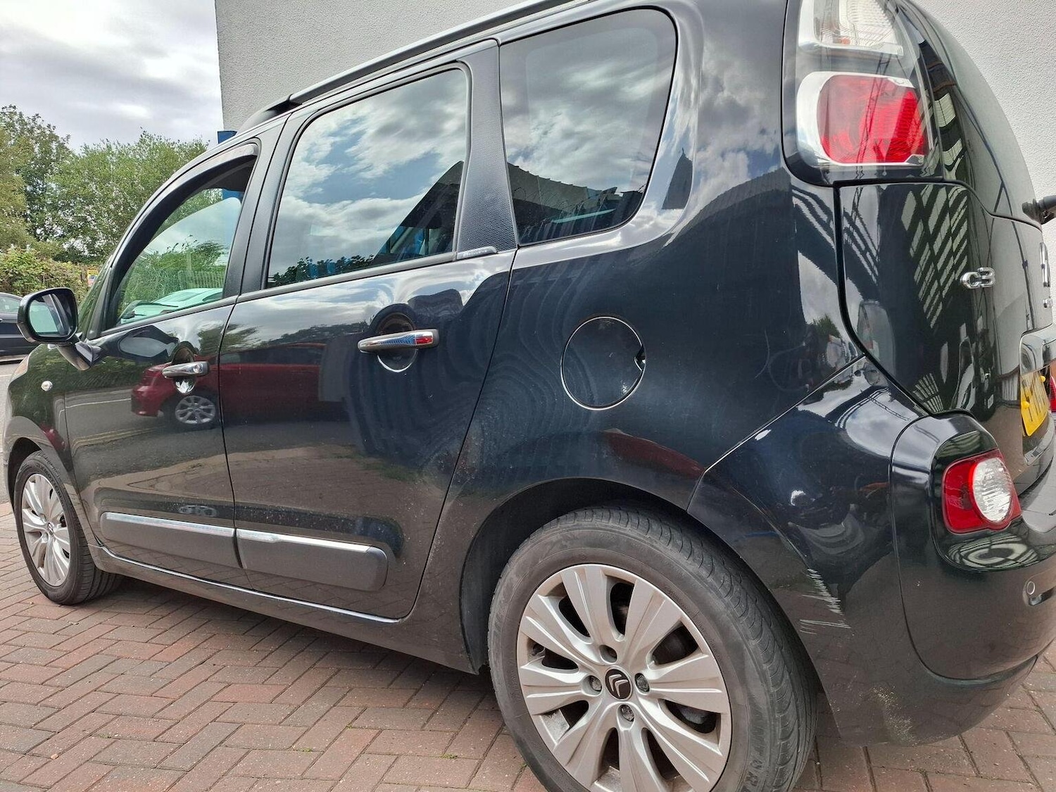 Used Citroen C3 Picasso 2014 for sale - 77289021: Photo 3