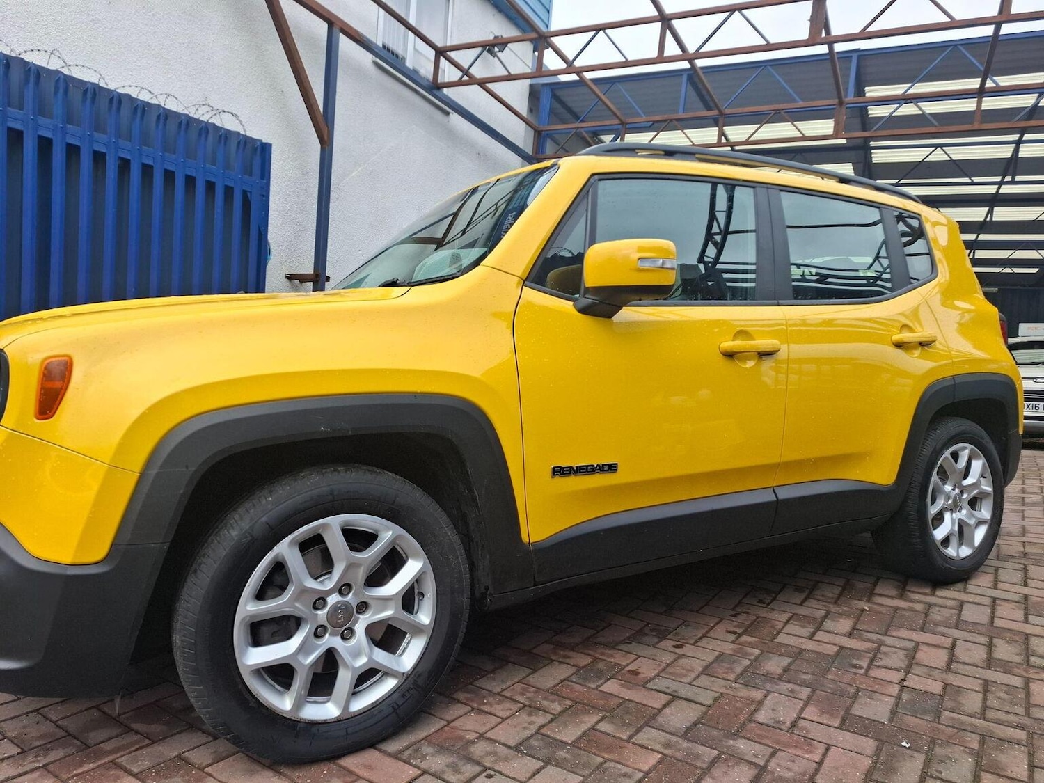 Used Jeep Renegade 2017 for sale - 77643709: Photo 6