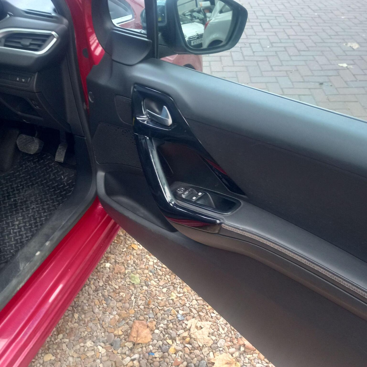 Used Peugeot 208 2012 for sale - 77289034: Photo 18