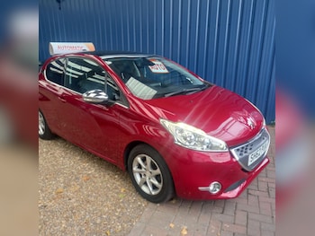 Used Peugeot 208 2012 for sale - 77289034: Photo