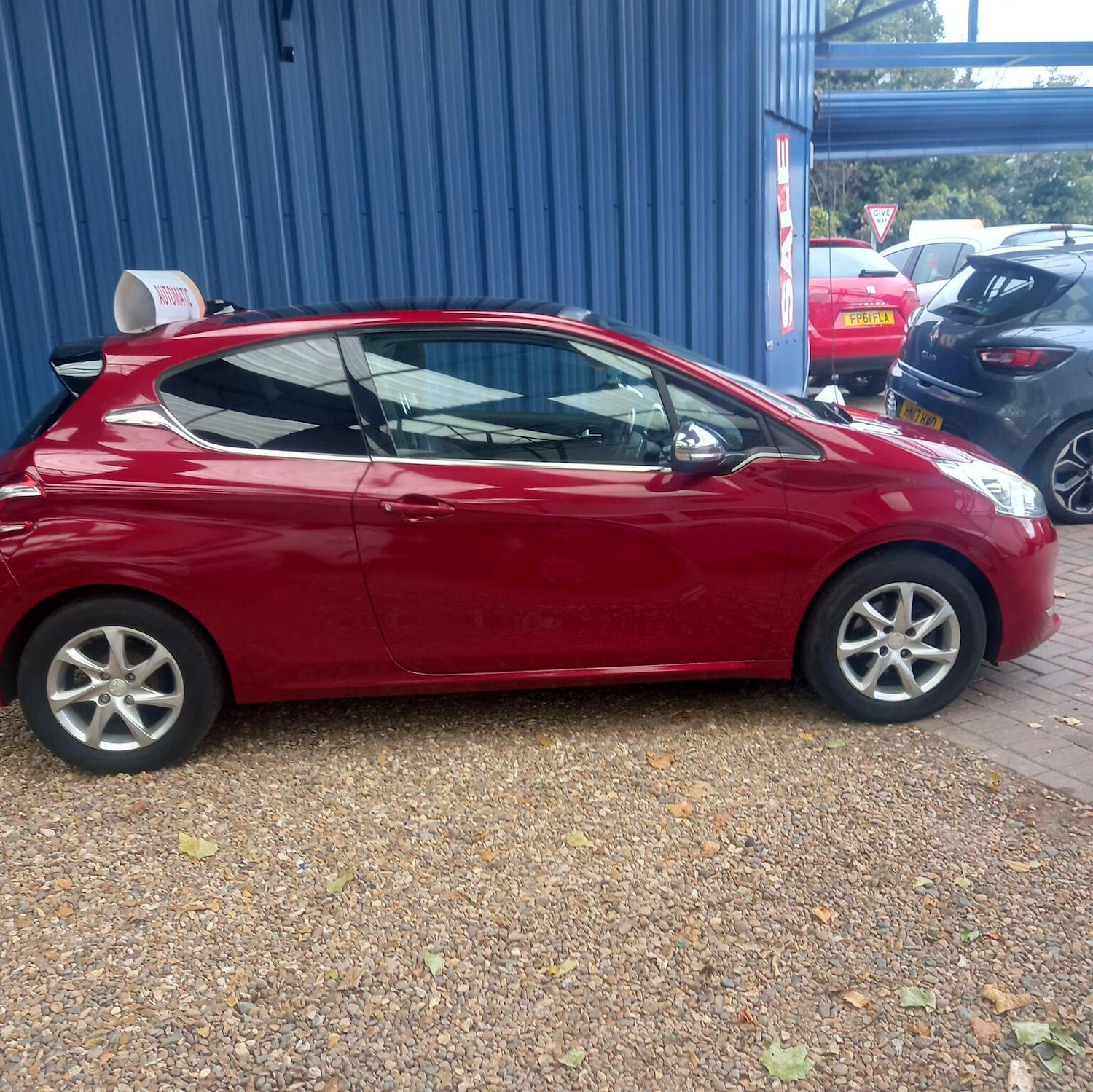 Used Peugeot 208 2012 for sale - 77289034: Photo 5