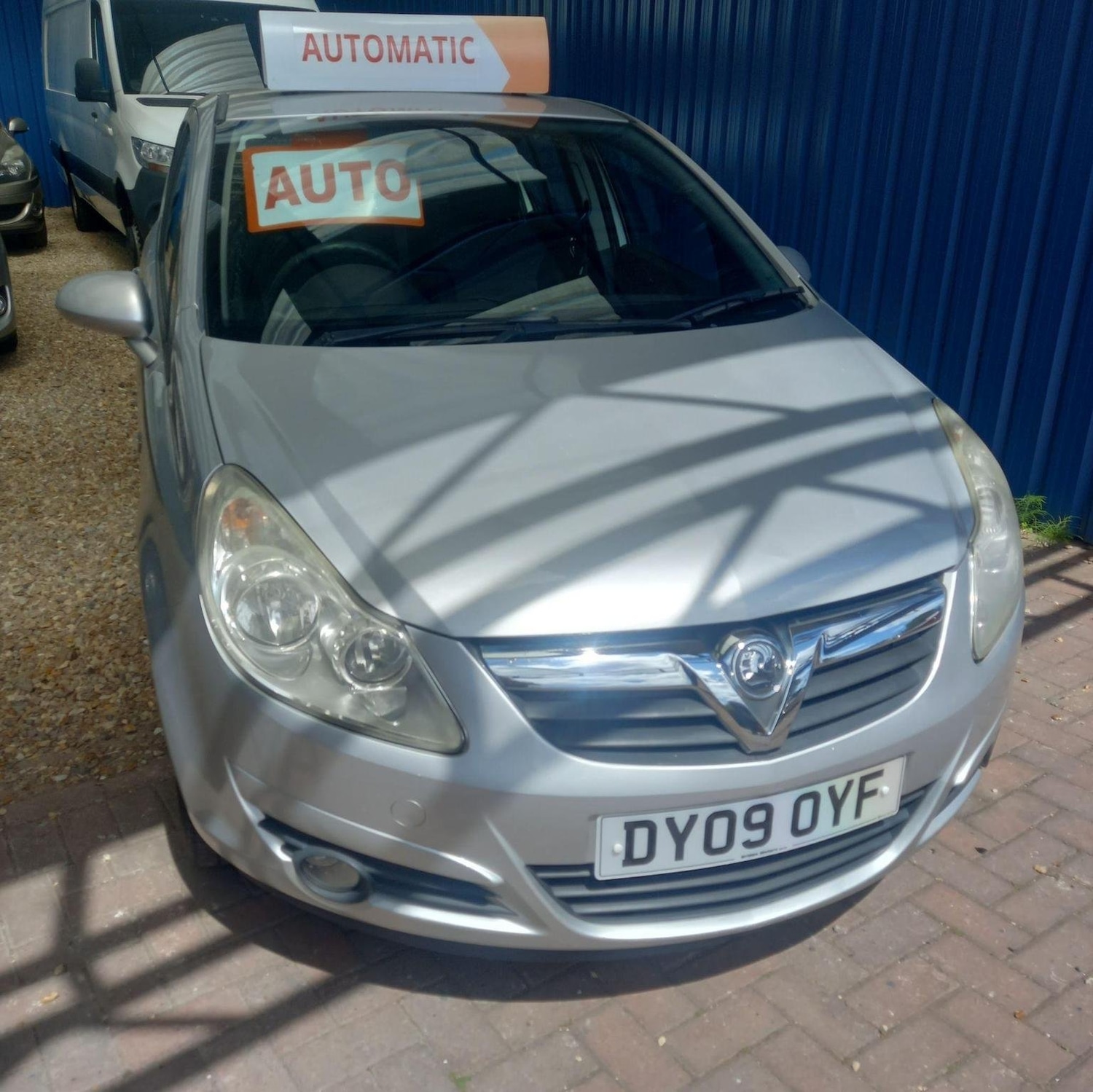 Used Vauxhall Corsa 2009 for sale - 77289087: Photo 2