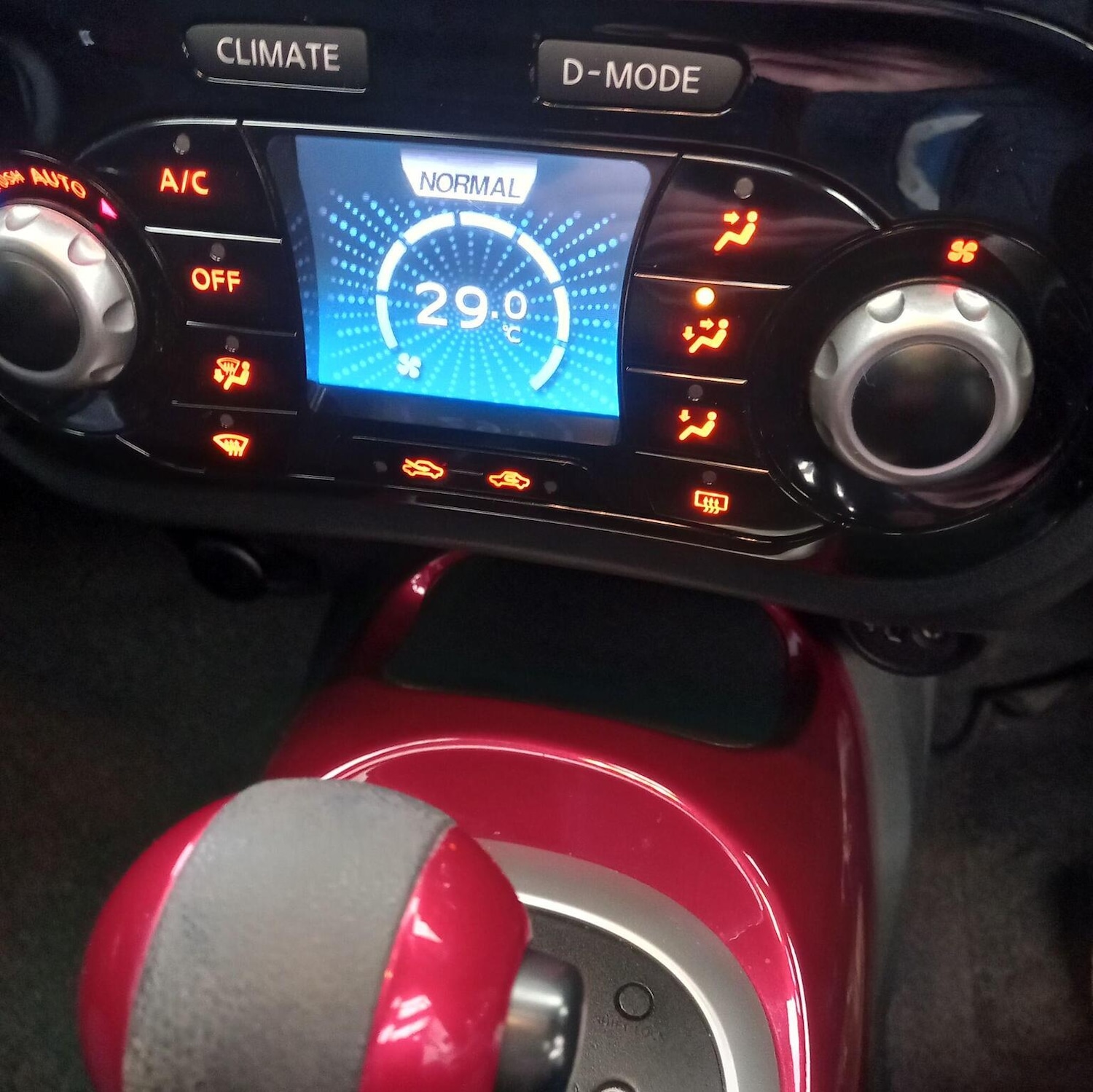 Used Nissan Juke 2015 for sale - 77465613: Photo 29