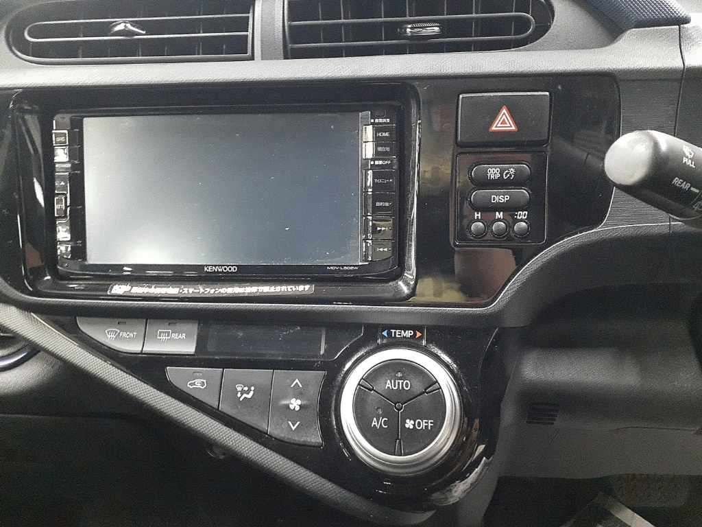 Used Toyota Aqua 2015 for sale - 76546912: Photo 15