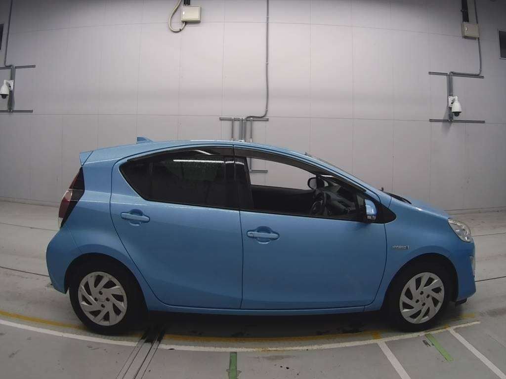 Used Toyota Aqua 2015 for sale - 76546912: Photo 6