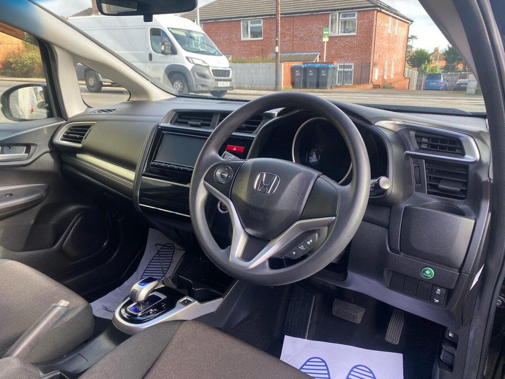 Used Honda Fit 2013 for sale - 77407709: Photo 15