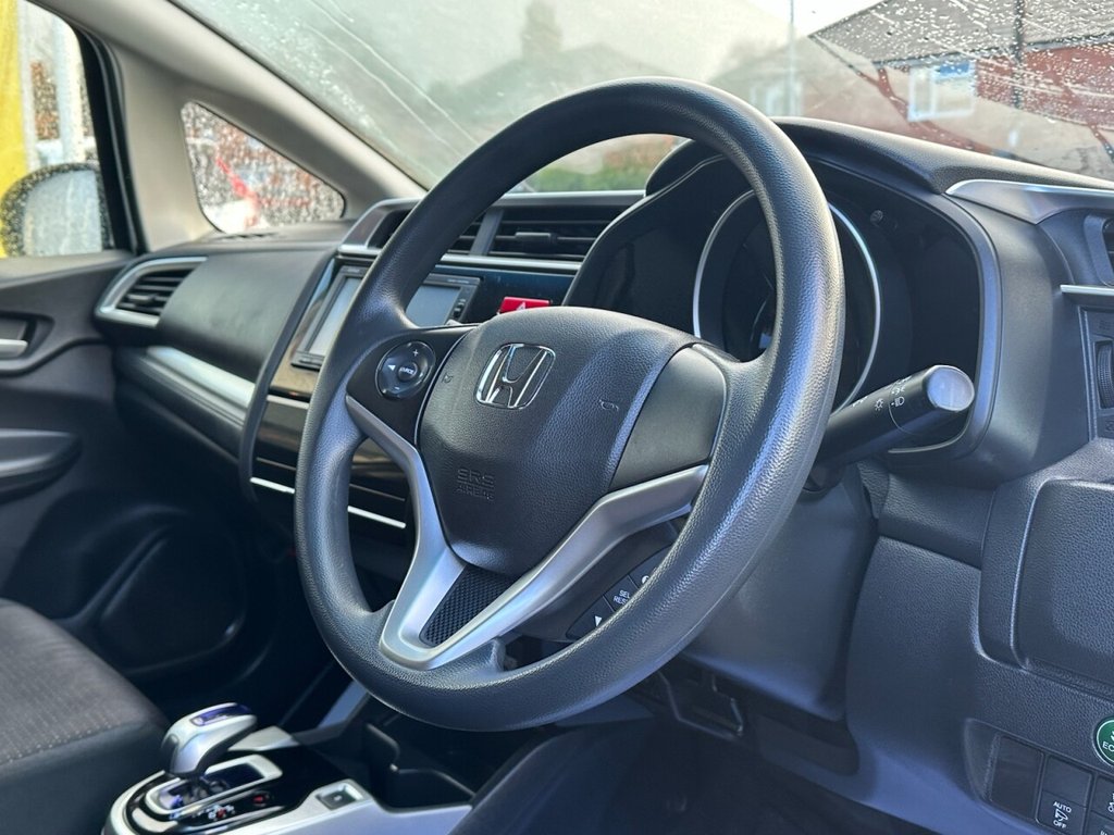 Used Honda Fit 2016 for sale - 76439060: Photo 17