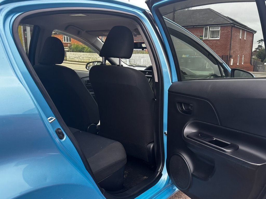 Used Toyota Aqua 2026 for sale - 77669002: Photo 30