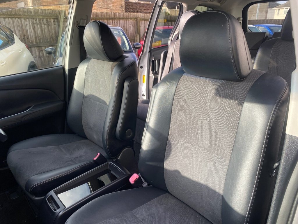 Used Toyota Estima 2014 for sale - 77407992: Photo 18