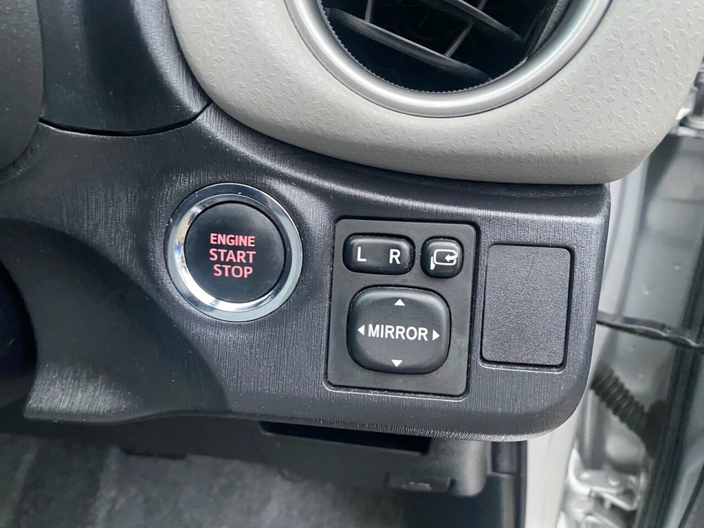 Used Toyota Vitz 2012 for sale - 77477557: Photo 31