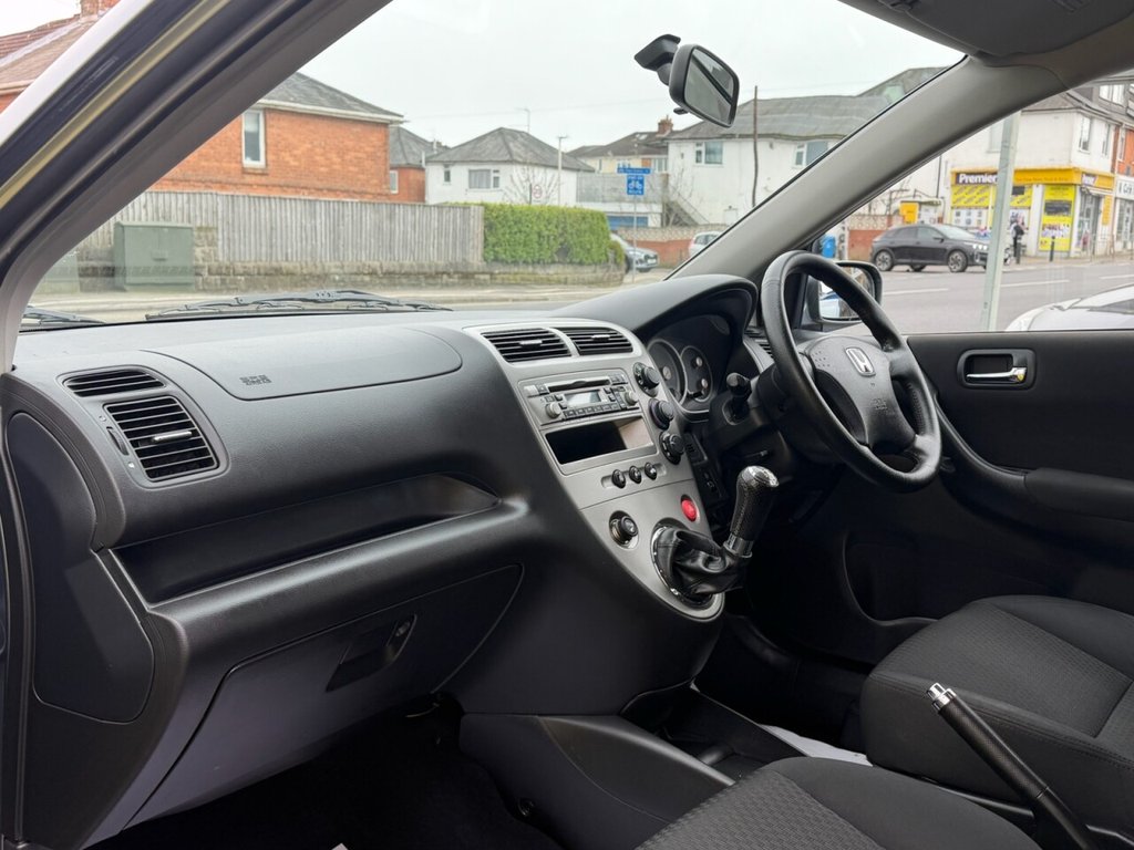 Used Honda Civic 2004 for sale - 77990778: Photo 21