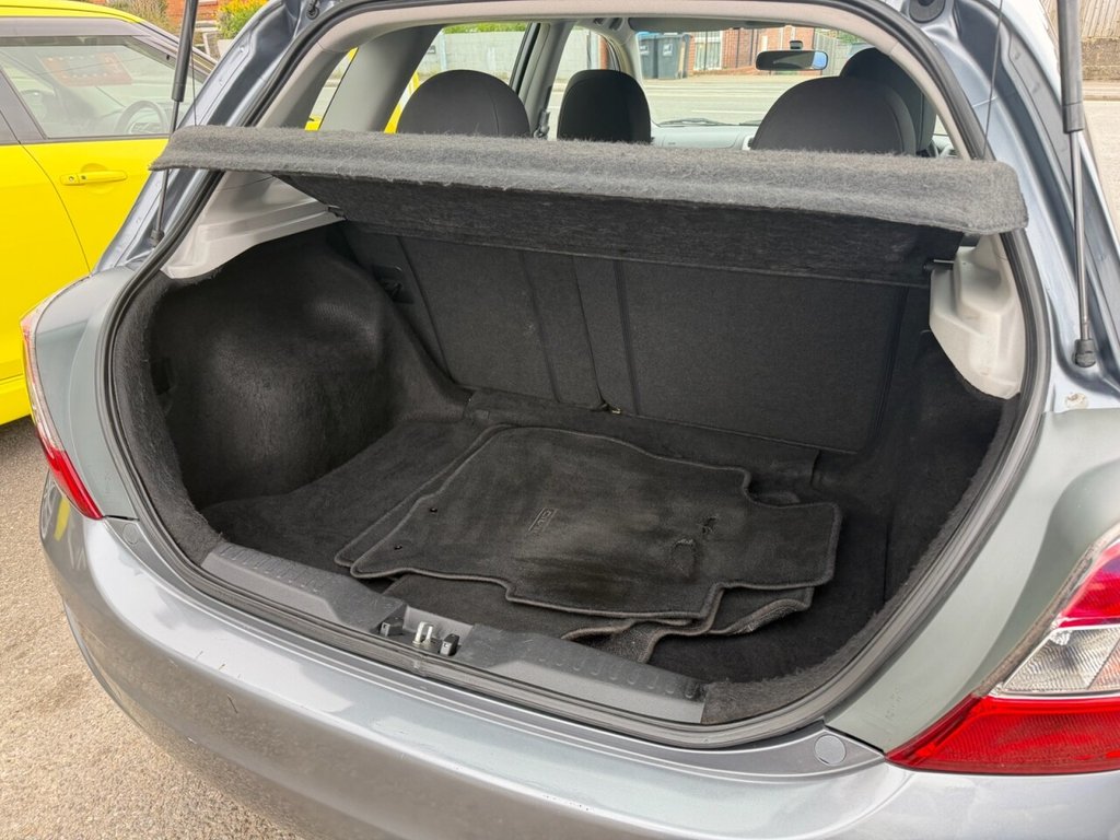 Used Honda Civic 2004 for sale - 77990778: Photo 24