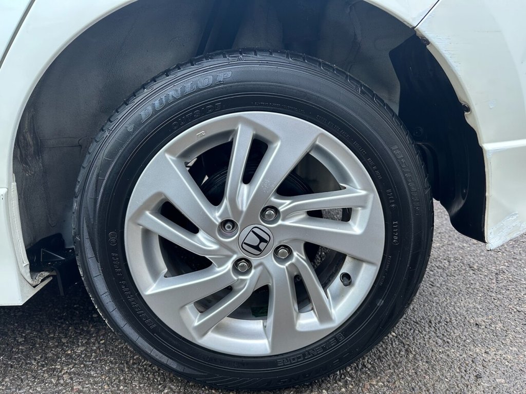 Used Honda Fit 2015 for sale - 76469758: Photo 27