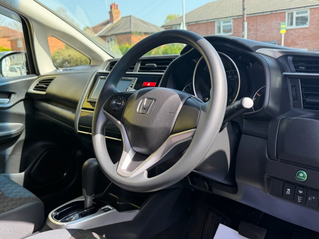 Used Honda Fit 2016 for sale - 77631602: Photo 10