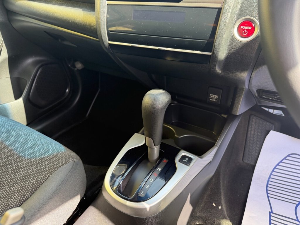 Used Honda Fit 2016 for sale - 77631602: Photo 5