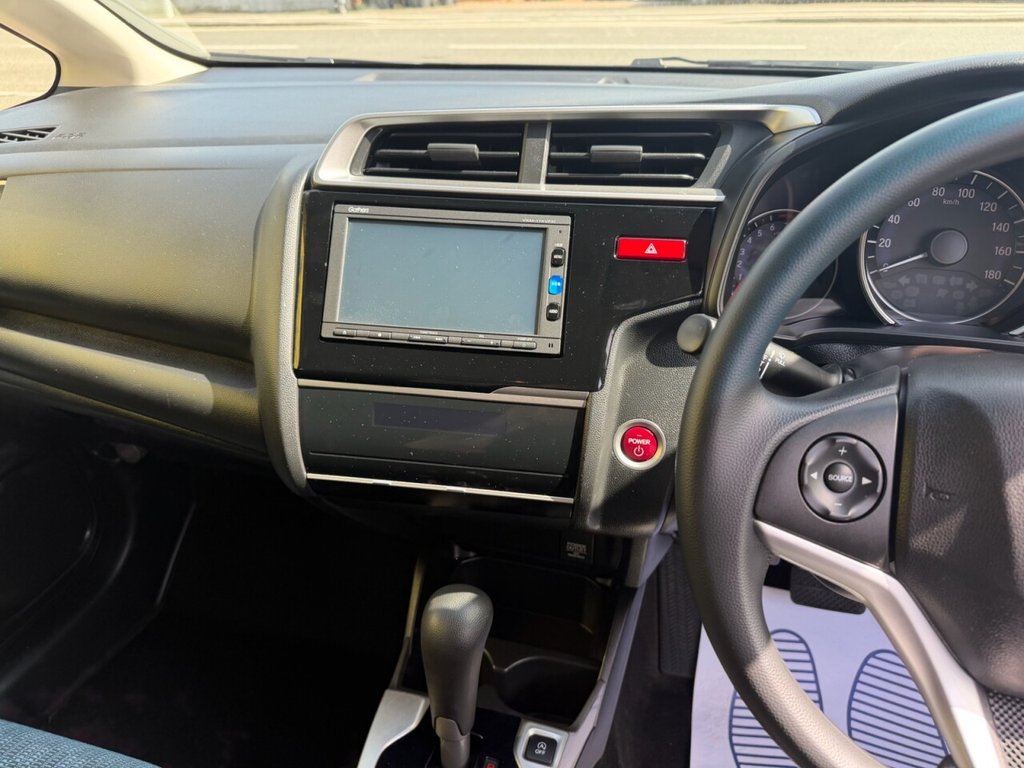 Used Honda Fit 2016 for sale - 77631602: Photo 6