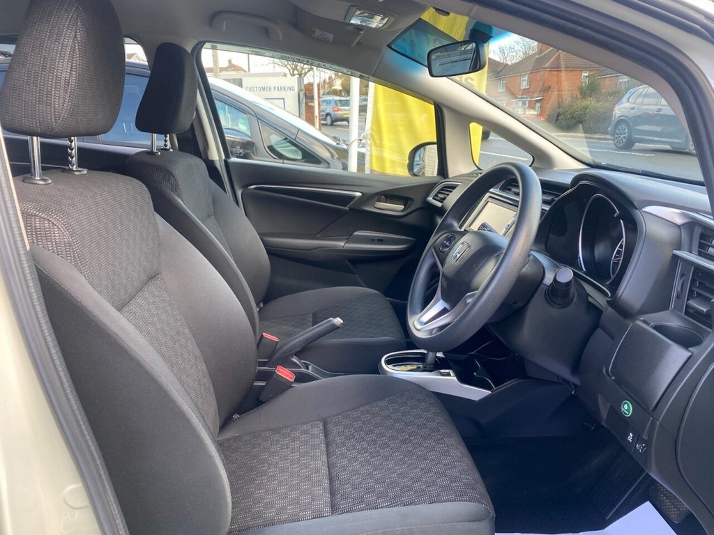 Used Honda Fit 2014 for sale - 77407702: Photo 15