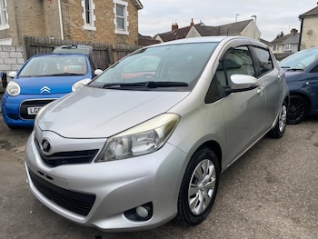Used Toyota Vitz 2026 for sale - 77110420: Photo