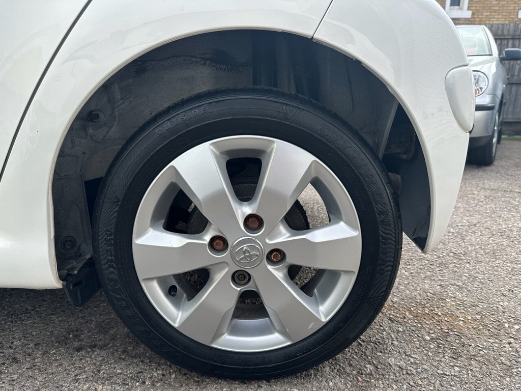 Used Toyota AYGO 2011 for sale - 75947530: Photo 28