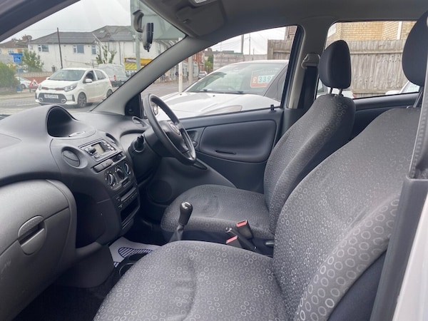 Used Toyota Yaris 2003 for sale - 74721935: Photo 16
