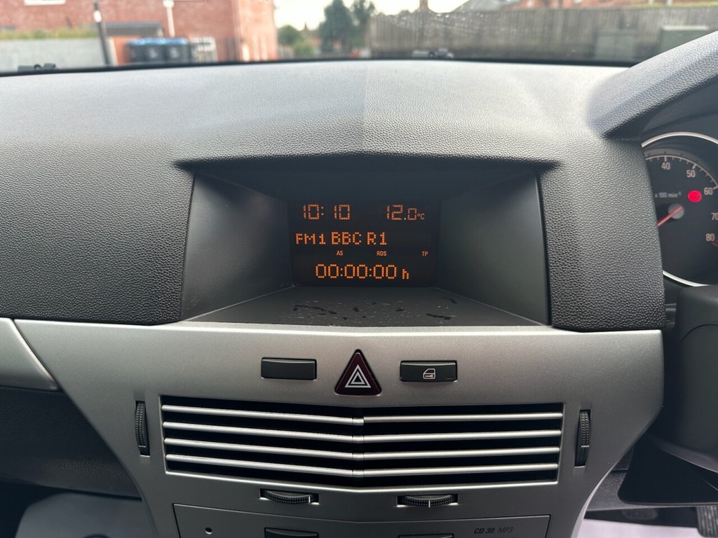 Used Vauxhall Astra 2010 for sale - 77038018: Photo 10