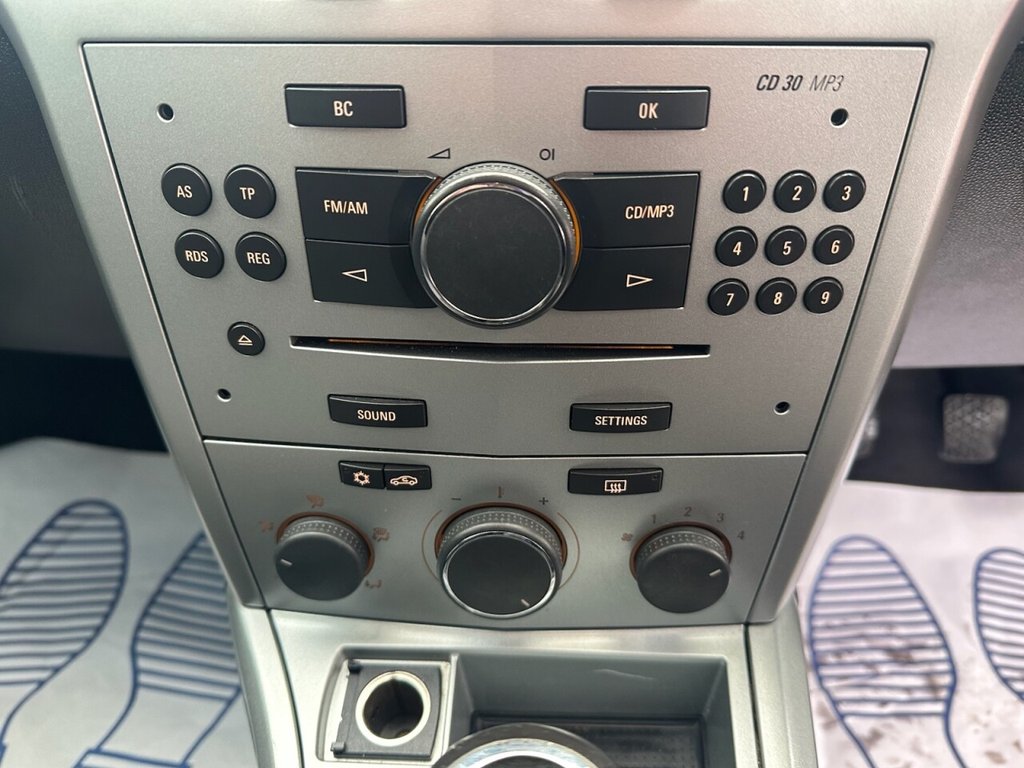 Used Vauxhall Astra 2010 for sale - 77038018: Photo 11