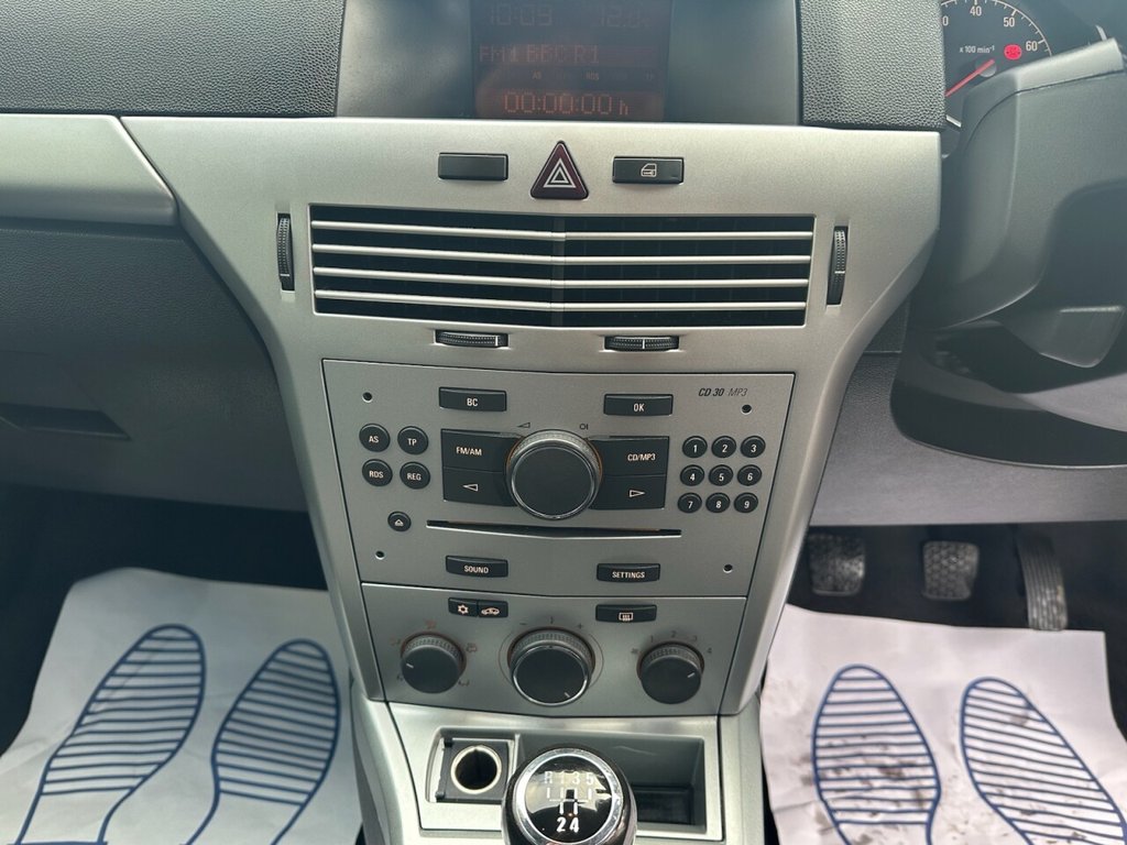 Used Vauxhall Astra 2010 for sale - 77038018: Photo 13