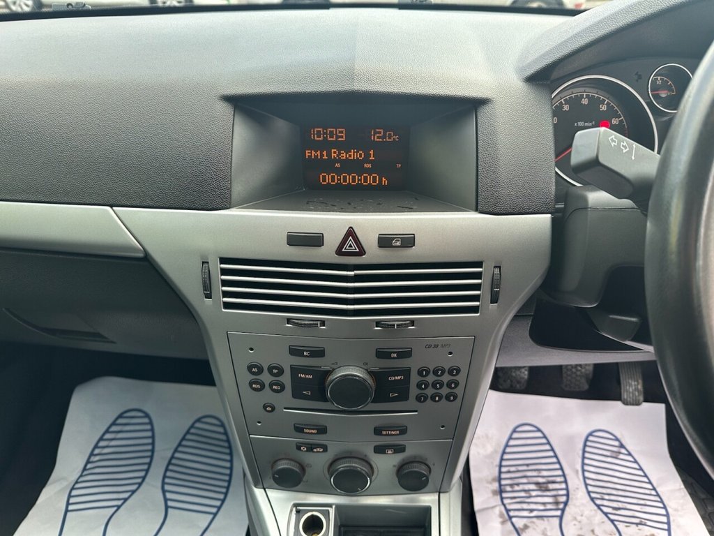 Used Vauxhall Astra 2010 for sale - 77038018: Photo 15