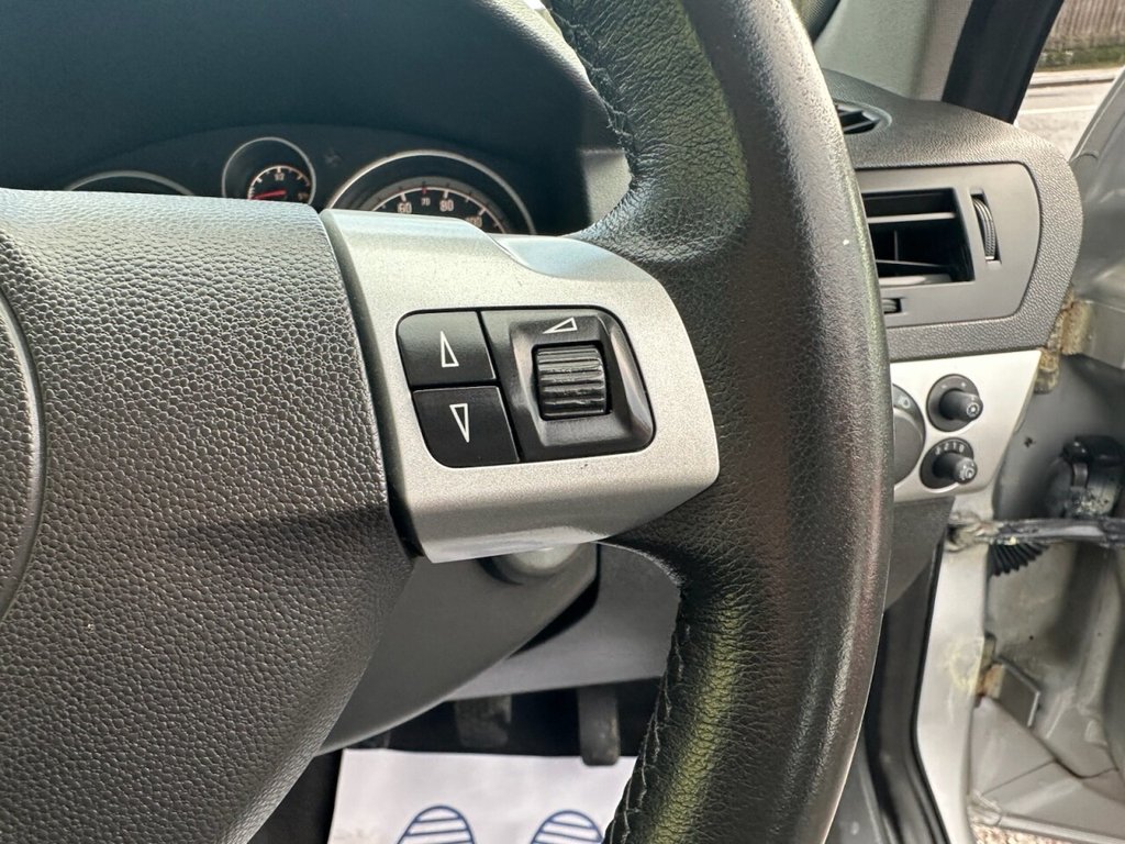 Used Vauxhall Astra 2010 for sale - 77038018: Photo 16