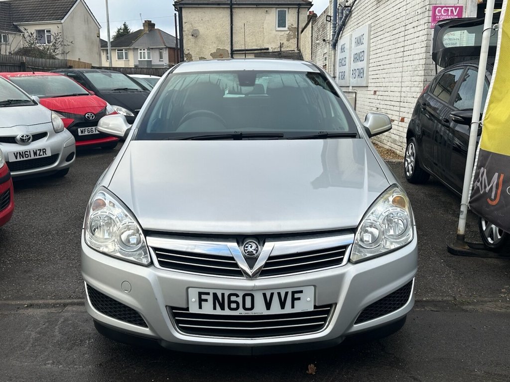 Used Vauxhall Astra 2010 for sale - 77038018: Photo 2