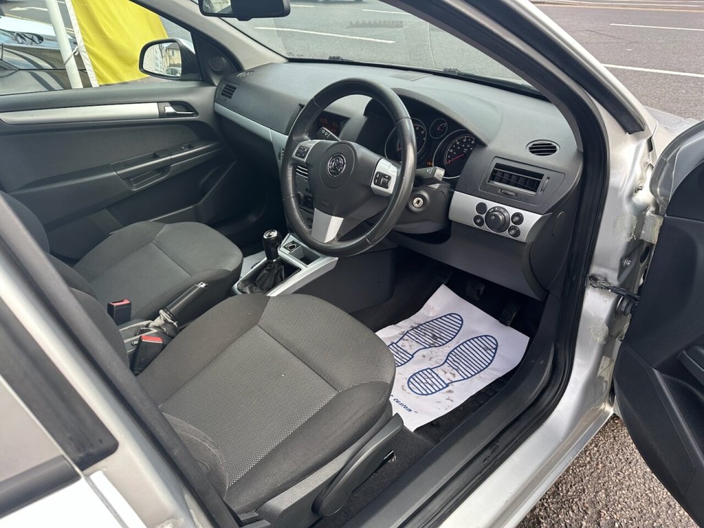 Used Vauxhall Astra 2010 for sale - 77038018: Photo 20