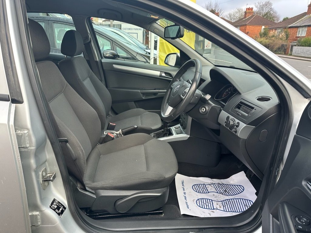 Used Vauxhall Astra 2010 for sale - 77038018: Photo 21