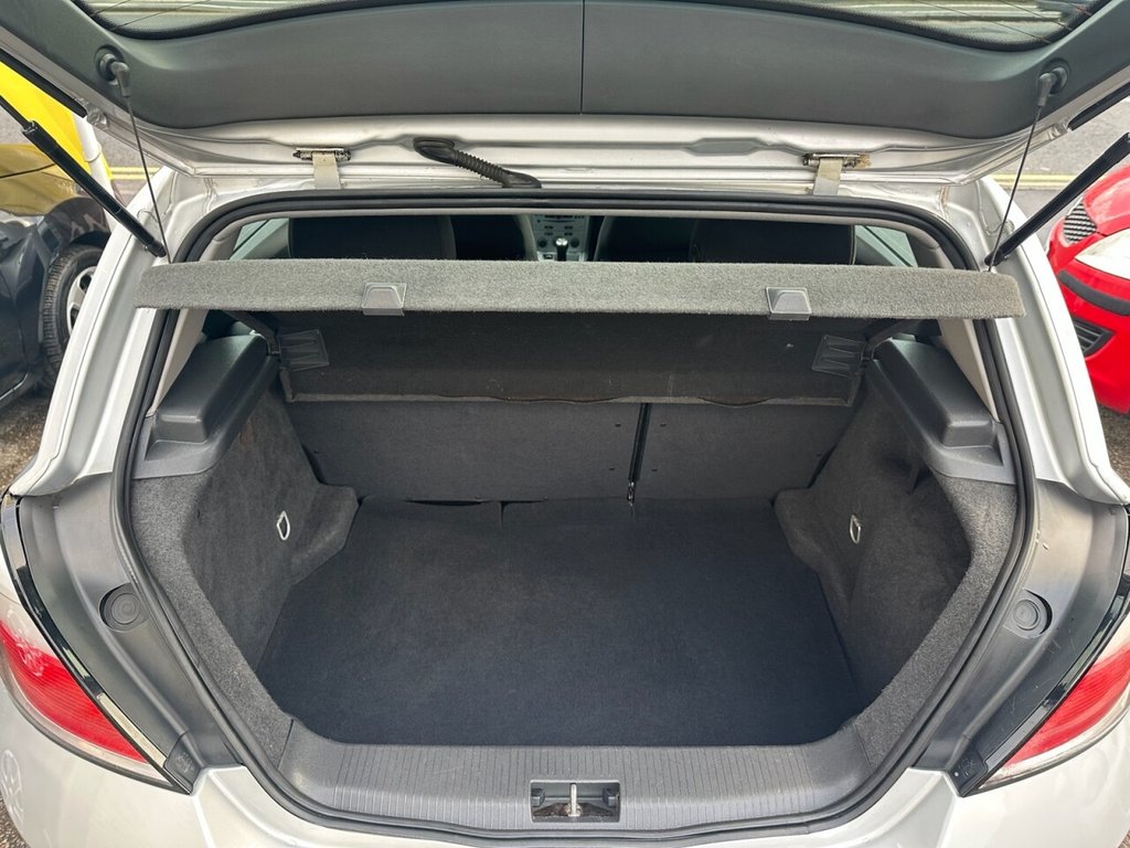 Used Vauxhall Astra 2010 for sale - 77038018: Photo 28