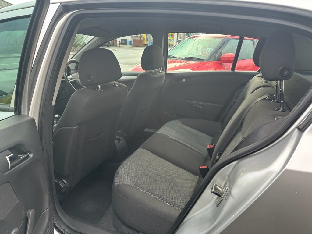 Used Vauxhall Astra 2010 for sale - 77038018: Photo 30